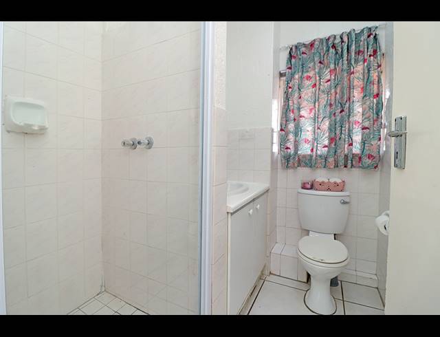 2 BEDROOM SECTIONAL TITLE FOR SALE IN GLENHAZEL
